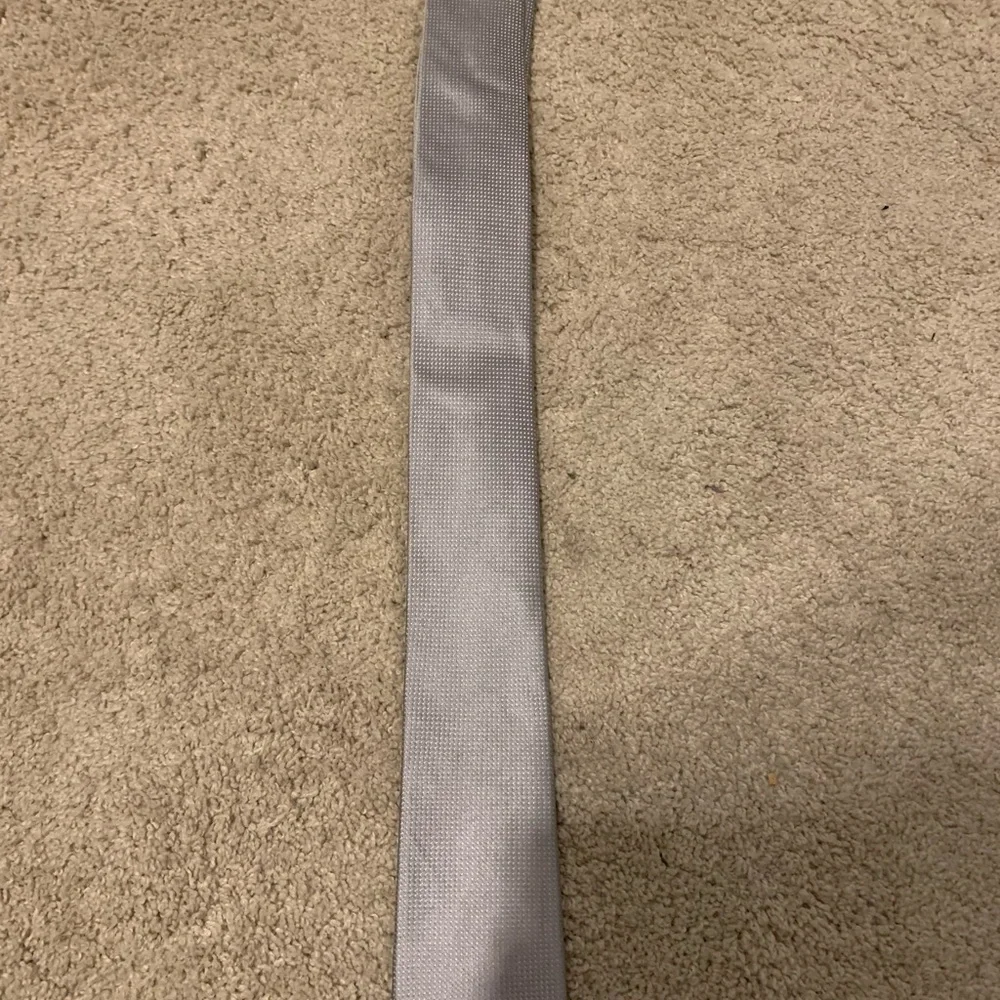 DKNY Men's Gray Skinny Tie Slim Modern Necktie Business Wedding